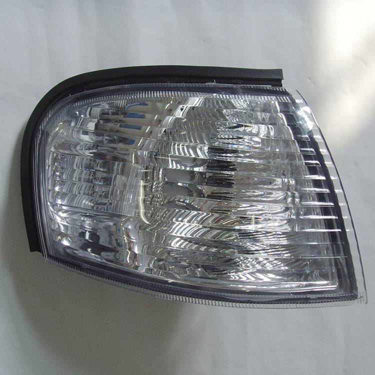 White Corner Lamp Turn Signal Light with OE 26120-4m401 261254m401 215-15aza For Nissan B15